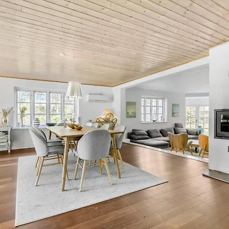 Tatil Evi In With Heated Swimming Pool Gilleleje